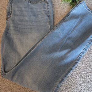 St. John’s Bay Straight Leg Jeans Size 12 Light Wash Classic Denim